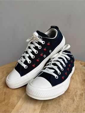 Converse Chuck Taylor All Star Madison Low Embroidered Cherries Black Size 8